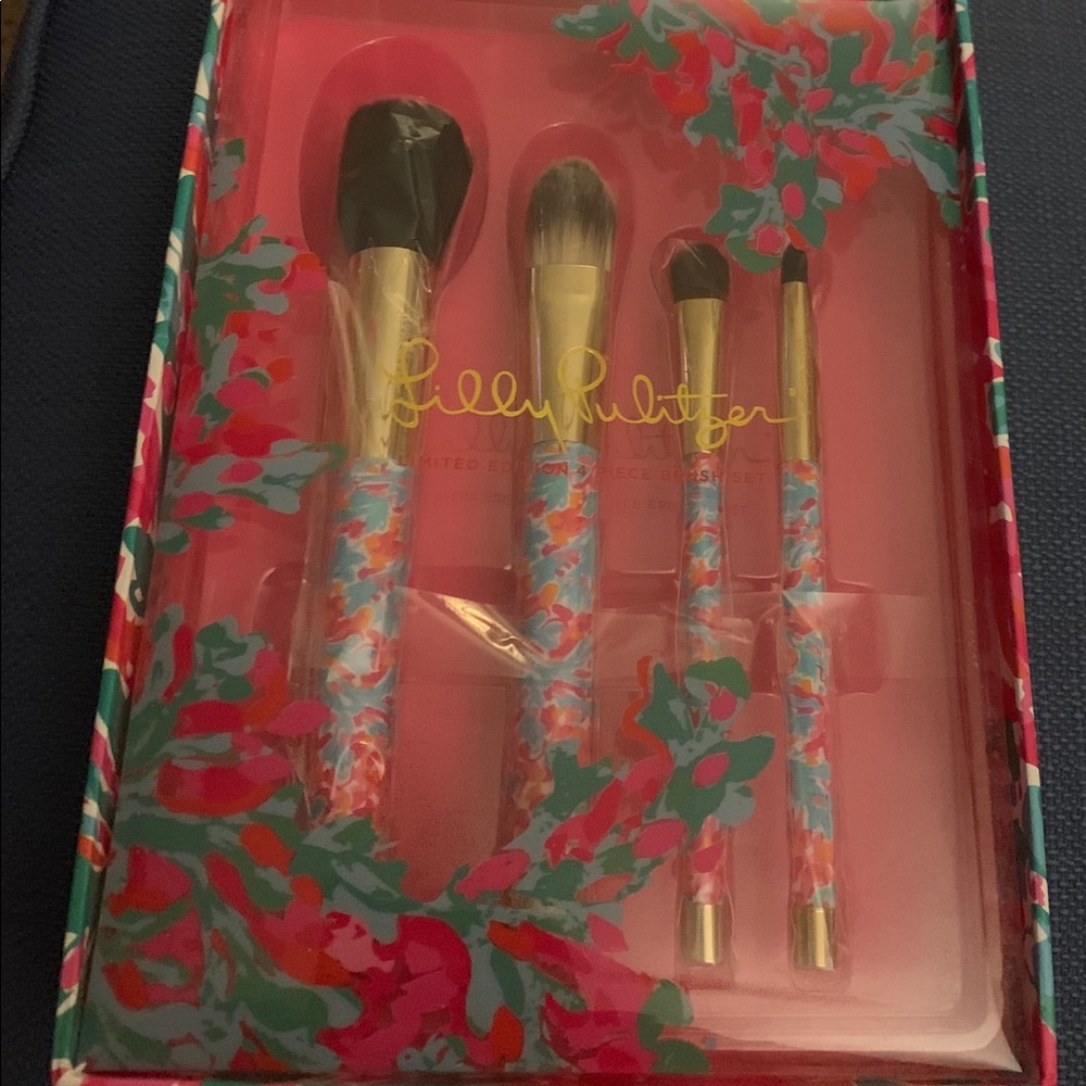 Lilly Pulitzer LE Makeup Brush Set NEW in box